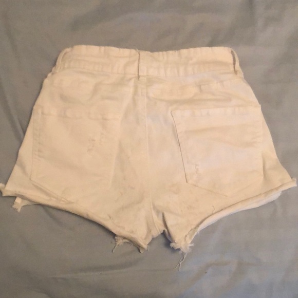 White High Rise Jean Shorts!! 10$ - Picture 2 of 4